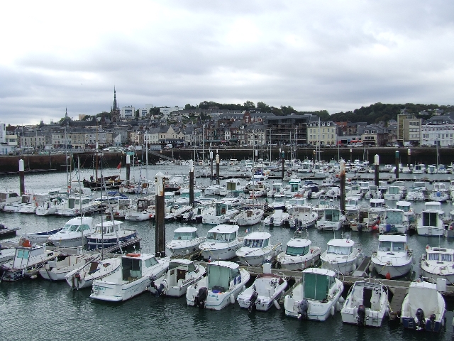 Fecamp Harbour 02.JPG - Fecamp Yachting